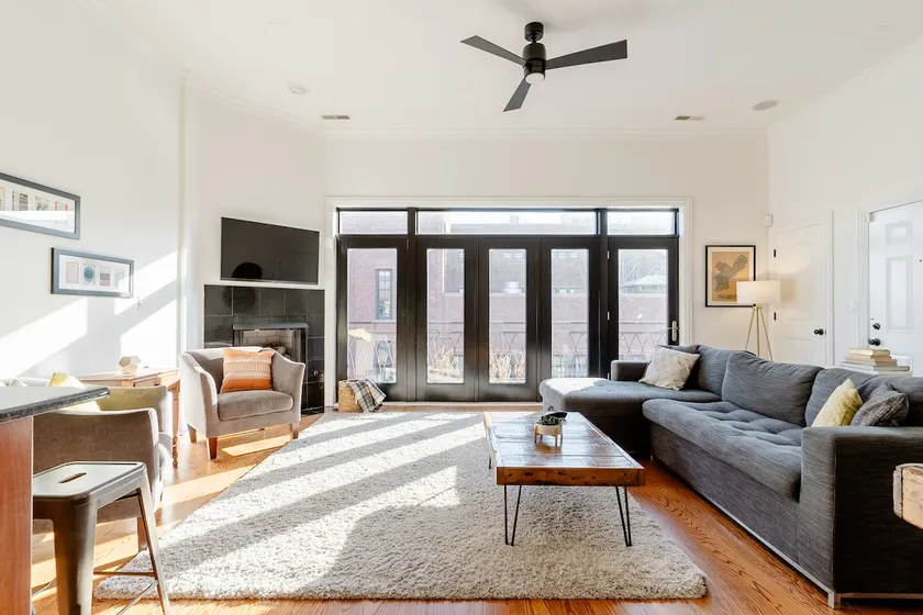 Gorgeous Penthouse with Stunning Views from Private Rooftop - Image 1