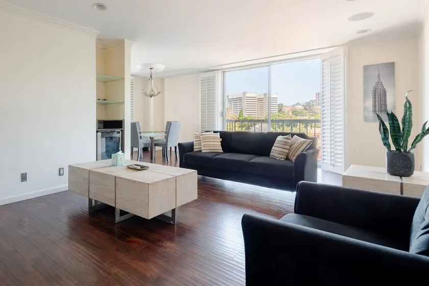 Luxury Condo UCLA Westwood CONTACT FOR SHORT STAYS - Image 1