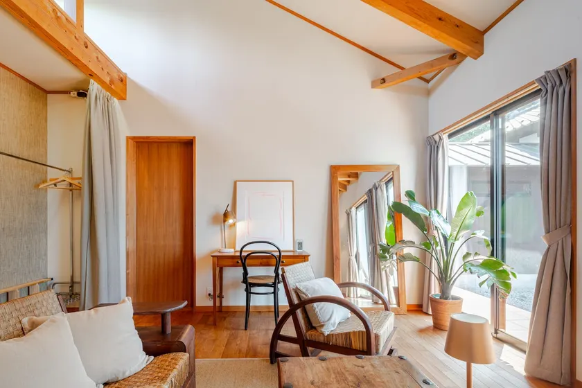 ATTA Hotel INAMURA is a resort on a mountain with a panoramic view of the sea, Enoshima, and Mt. Fuji - Image 1