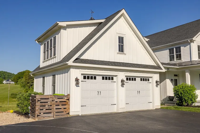 Crozet Carriage House - Image 1