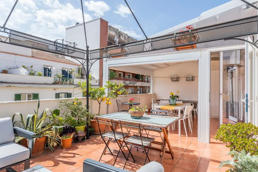 The sun terrace - Image 1