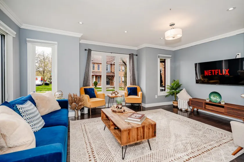 Chic, Spacious Home You'll Love - Image 1