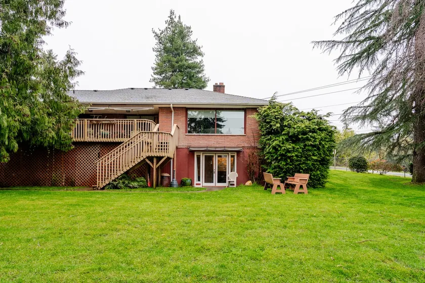 Country Oasis yet close to shops! - Image 1