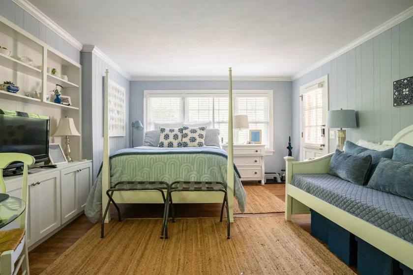 In-Law Suite w/Private Entrance & Off-St. Parking - Image 1