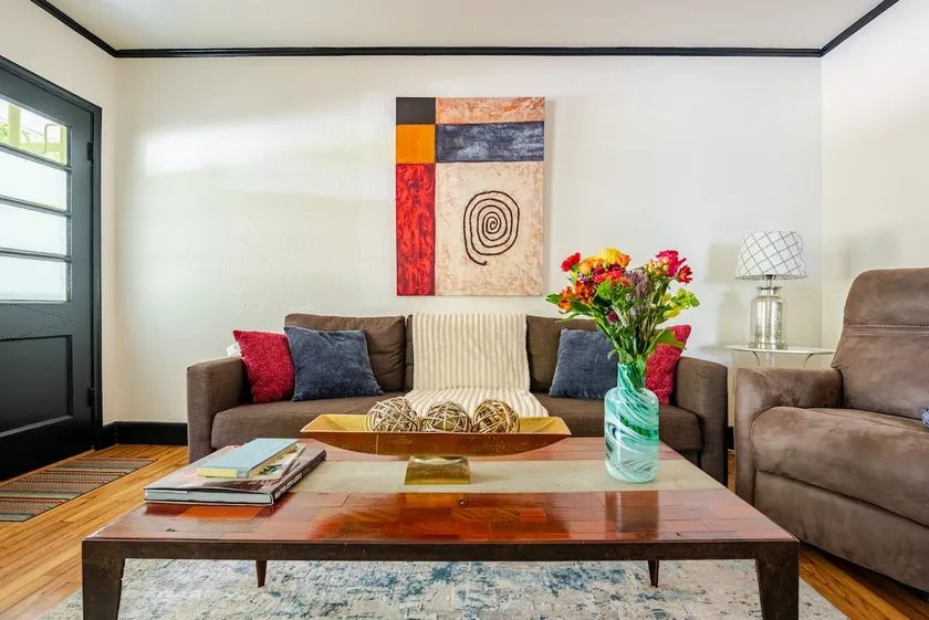 Tranquil Bungalow in Central Austin - Image 1