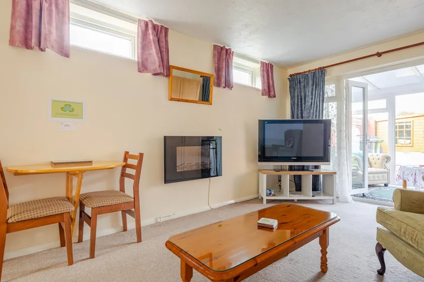 Private Self Contained Studio Annexe Sawston Cambs - Image 1