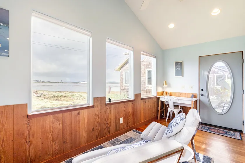 Bayview Cottage - Charming Family Friendly Home With a View - Image 1