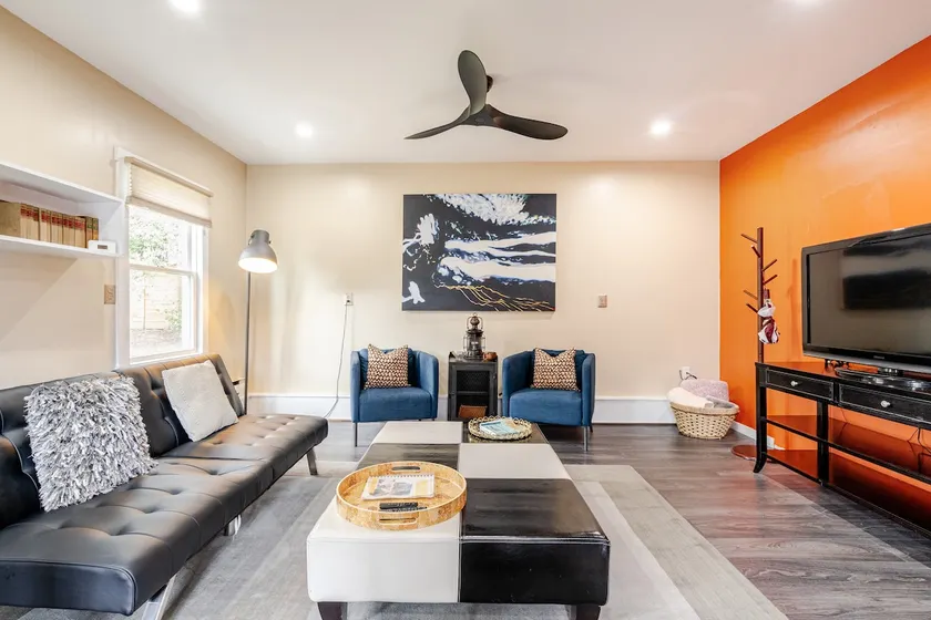 Historic Carriage House with 1BR Loft - Image 1