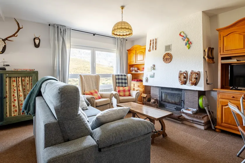 Spacious and comfortable apartment in San Isidro - Image 1