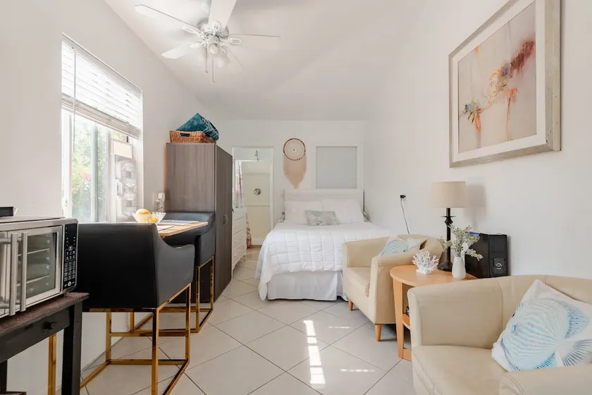 Private space w/bathroom/kitchen near the beach. - Image 1