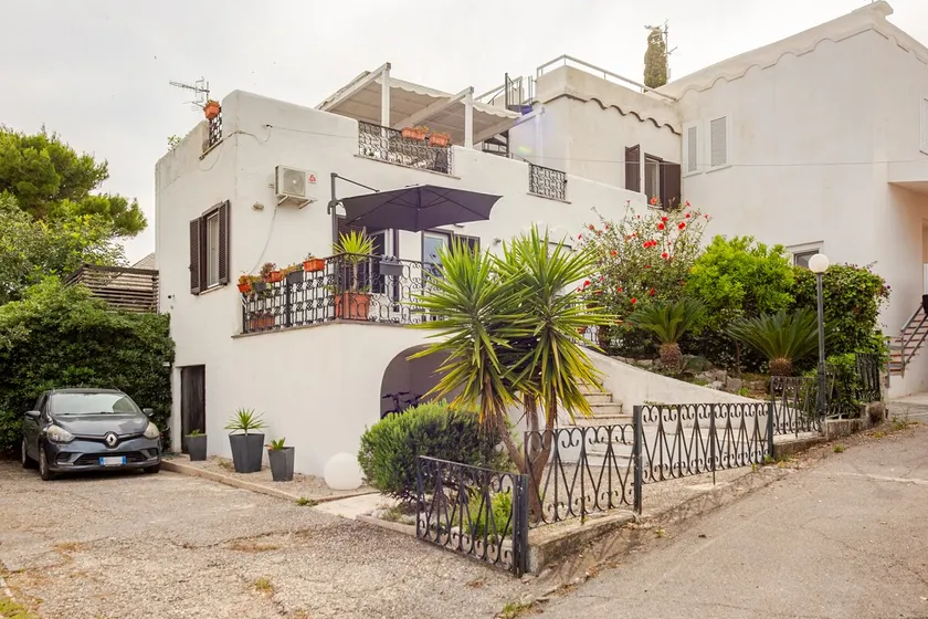 GAETA-Villa Fontana - Image 1