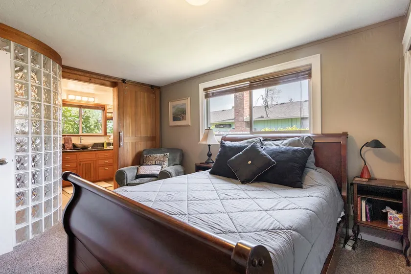 Cozy Apt attached to house - Image 1