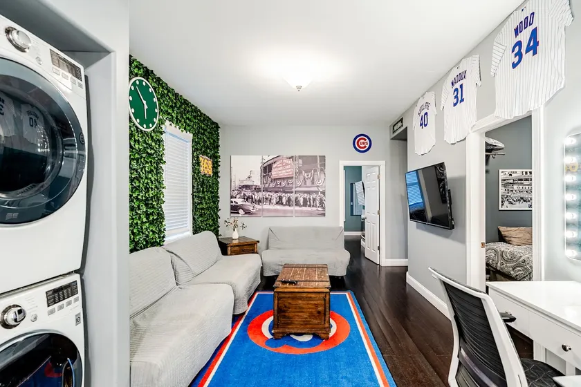 The Clubhouse Wrigleyville - Image 1