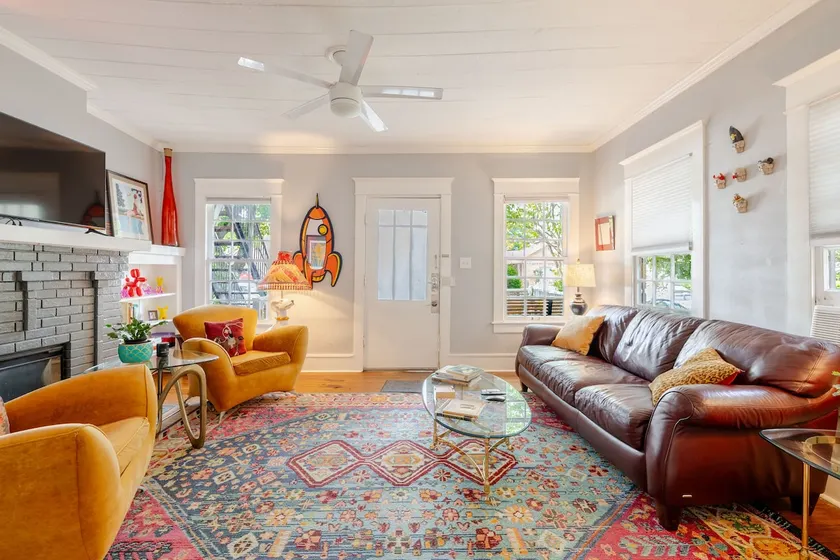 Artsy Eclectic Dallas Getaway - Image 1