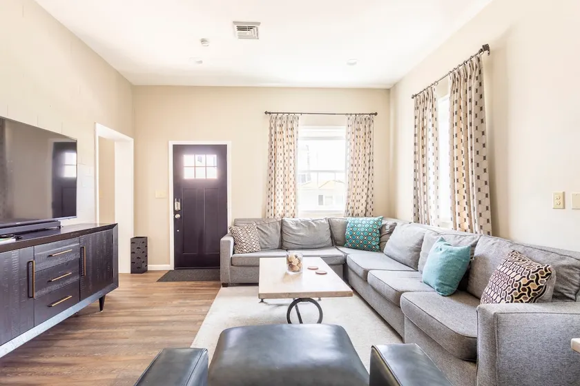 Elegant private house near Historic Bethlehem - Image 1
