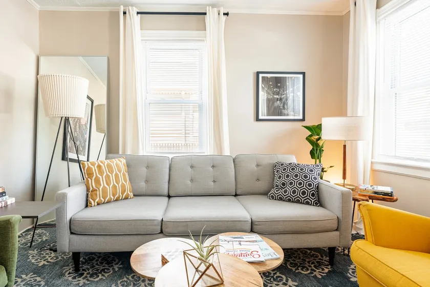 Entire Two Bedroom Apartment in East Providence - Image 1
