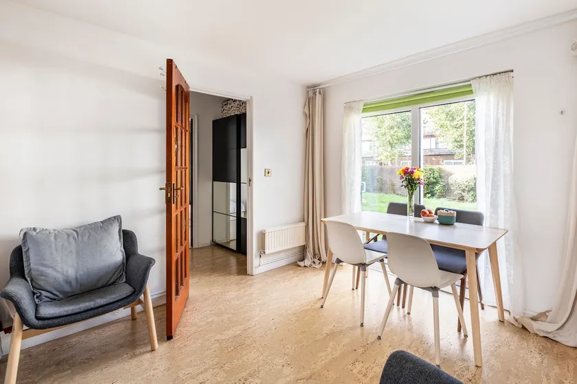 Quaint Garden Apartment near London & Tower Bridge - Image 1
