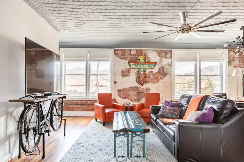 Exposed Brick and Plaster at an Industrial Loft - Image 1