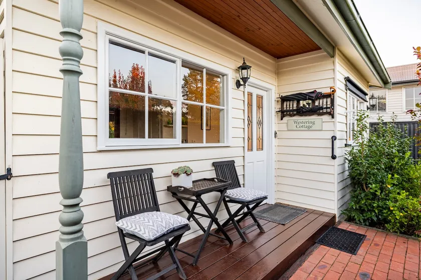 Tranquil Yarra Valley cottage with hot tub - Image 1