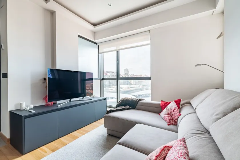 A modern and central apartment overlooking the Ría - Image 1