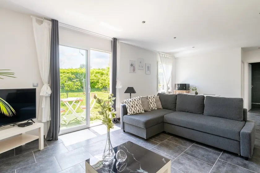 Small independent house in the heart of the vineyards - Image 1