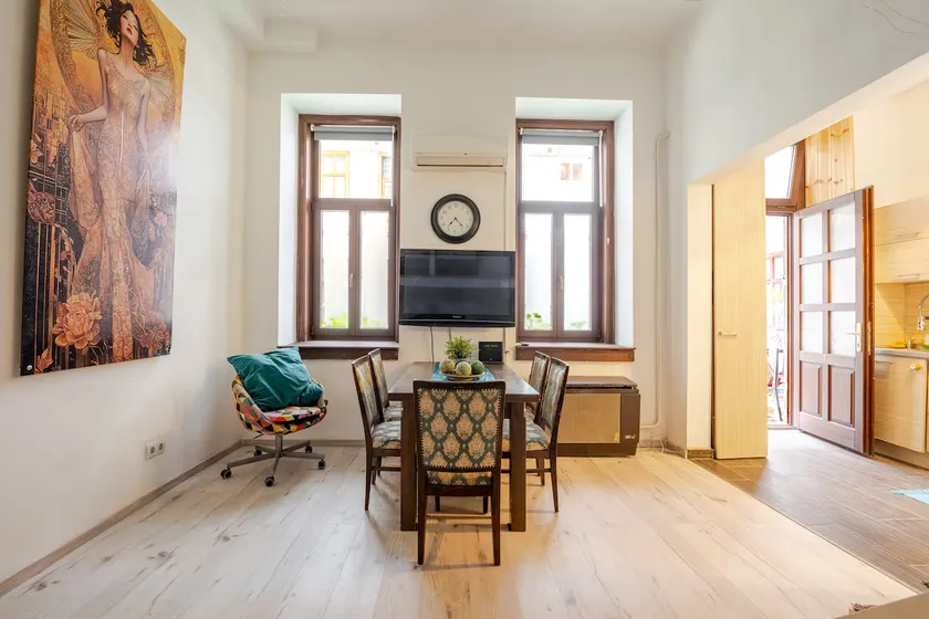 Flat in Palace Quarter - Image 1