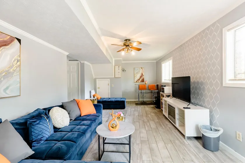 Private Guest Suite near Airport - Image 1