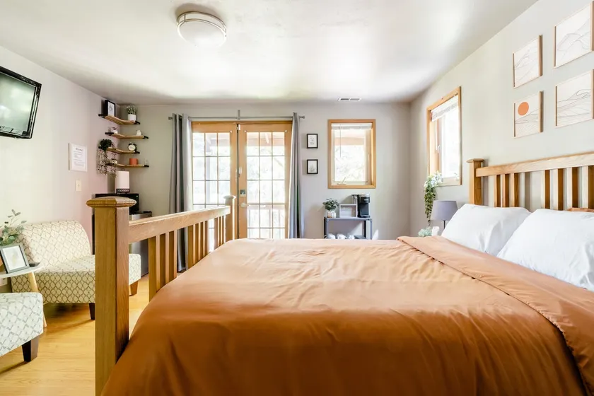Private Space in House - 2 bedrooms 1 bathroom - Image 1