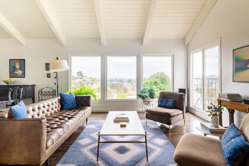 Eagle Rock Hilltop Retreat - Amazing Downtown View - Image 1