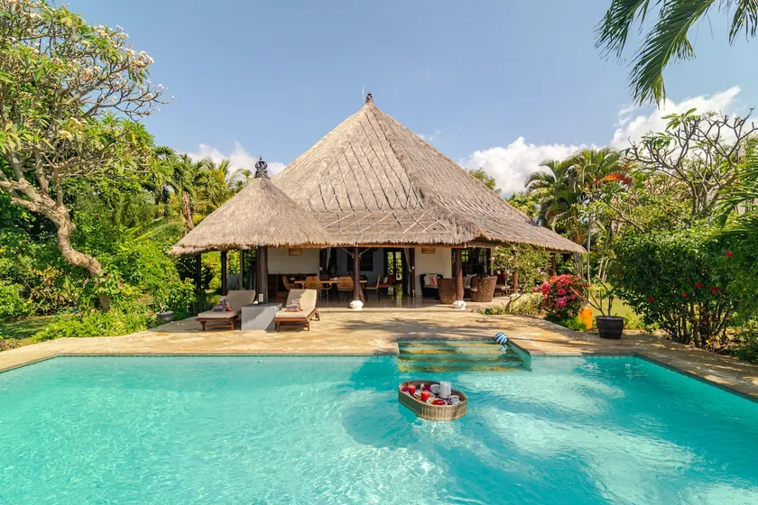 Villa Cahaya - Bali Sea Villas Beachfront and private pool - Image 1