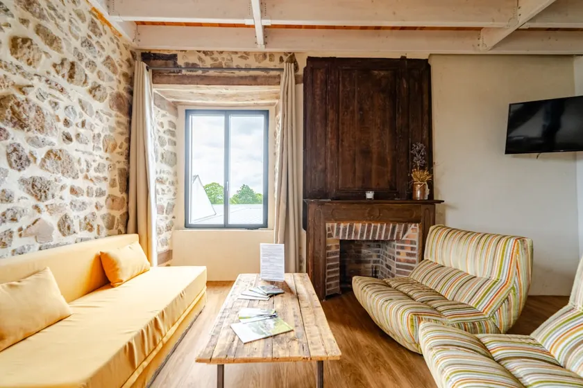 6-bed duplex in a 1696 Manor - Image 1