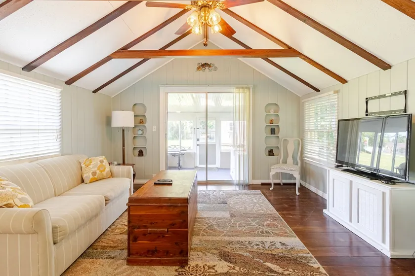Downtown Cozy Cottage - Image 1