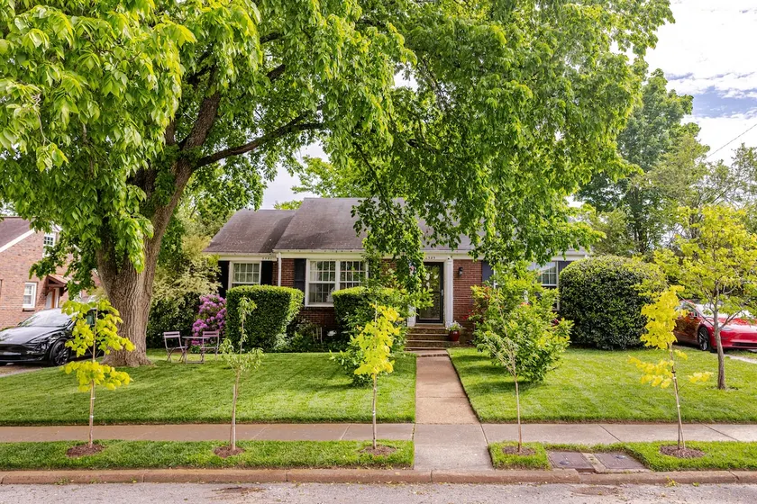 SuperHost, Cozy Duplex, 4 Beds, Near Downtown - Image 1