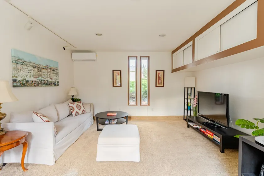 Redmond Guest Suite - Spacious and Clean - Image 1