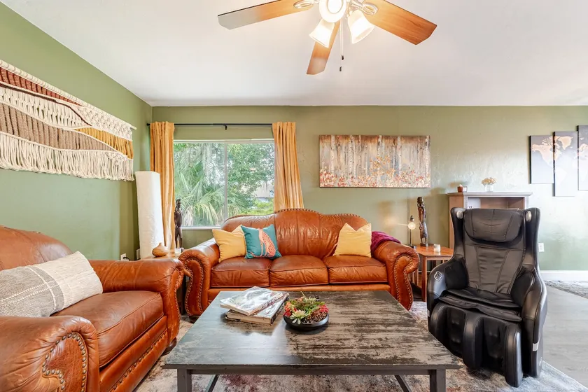 Depot Park 3BR w Massage Chair by UF - Image 1