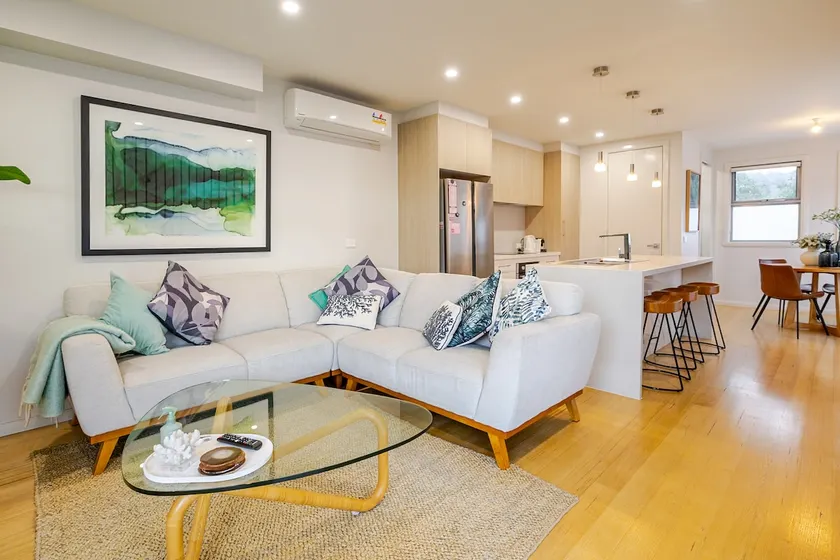 Central 2 Bedroom Townhouse on the Beach - Image 1