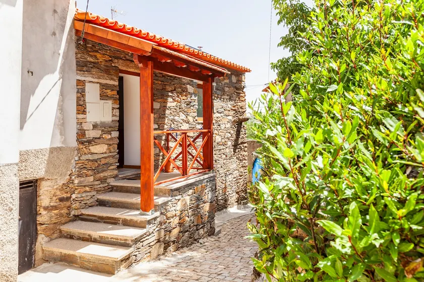 Rural House - Carção - Image 1