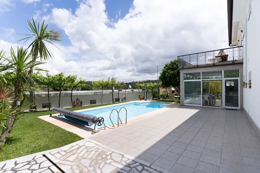 Charming house with pool - Image 1