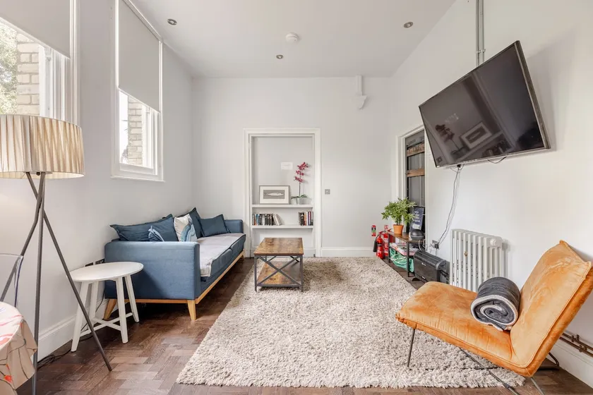 Classroom Flat Suite in a converted school in Fowey town centre - Image 1