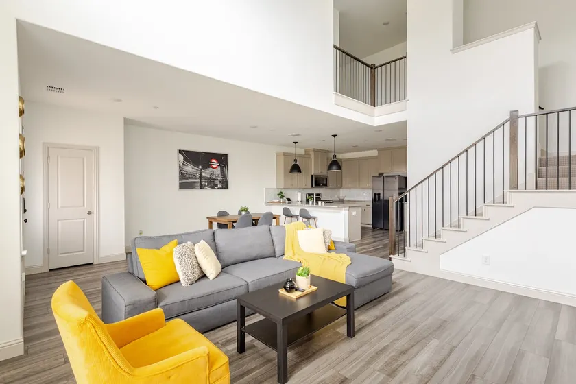 Stylish Living in Vibrant Frisco - Image 1