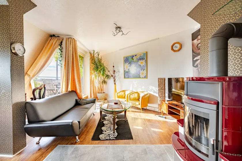 Air-conditioned top apartment + 9 m² green terrace - Image 1