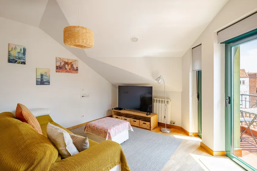 Beautiful penthouse with terrace next to C/ Ancha. 2 bedrooms - Image 1