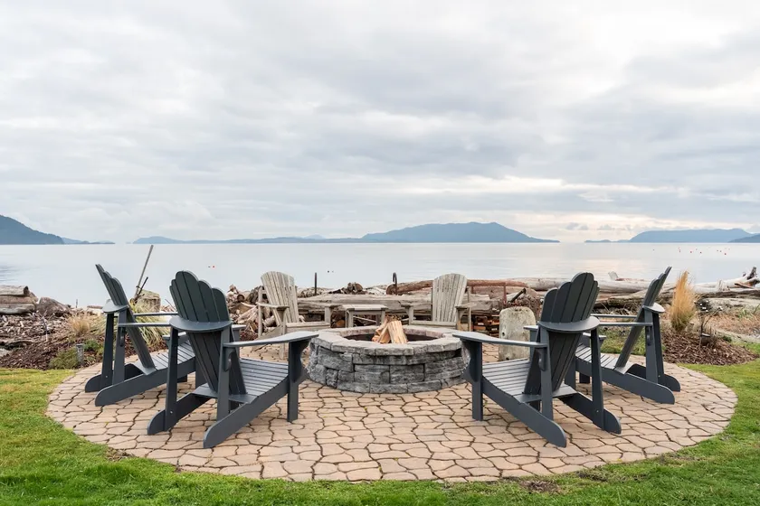 Haven on the Bay - Image 1