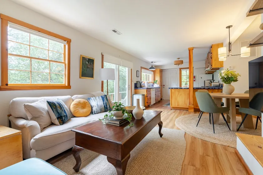 Newly Renovated! Large 1 Bd in 2 Acres of Gardens! - Image 1