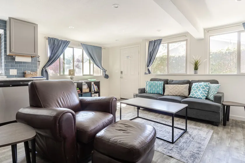 Bright 2BR w/driveway + Laundry, near Napa/SF - Image 1