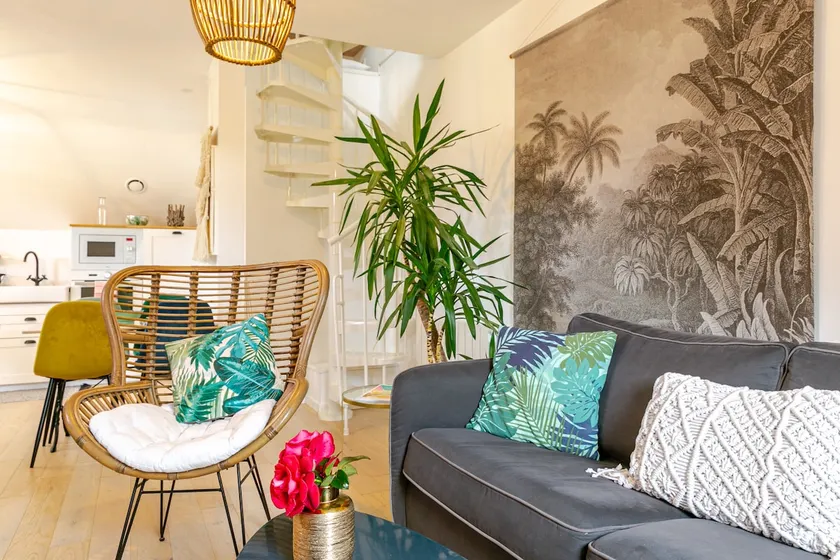 600 m from the beach with private garden - Image 1