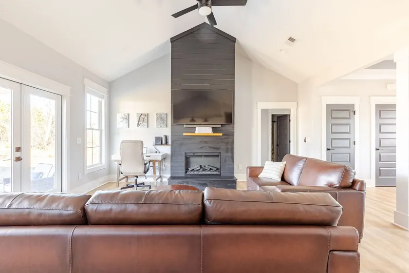 Modern Home Near Keowee, Clemson, Walhalla - Image 1