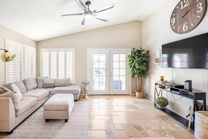 Unbeatable Location-A Perfect Home Away from Home - Image 1