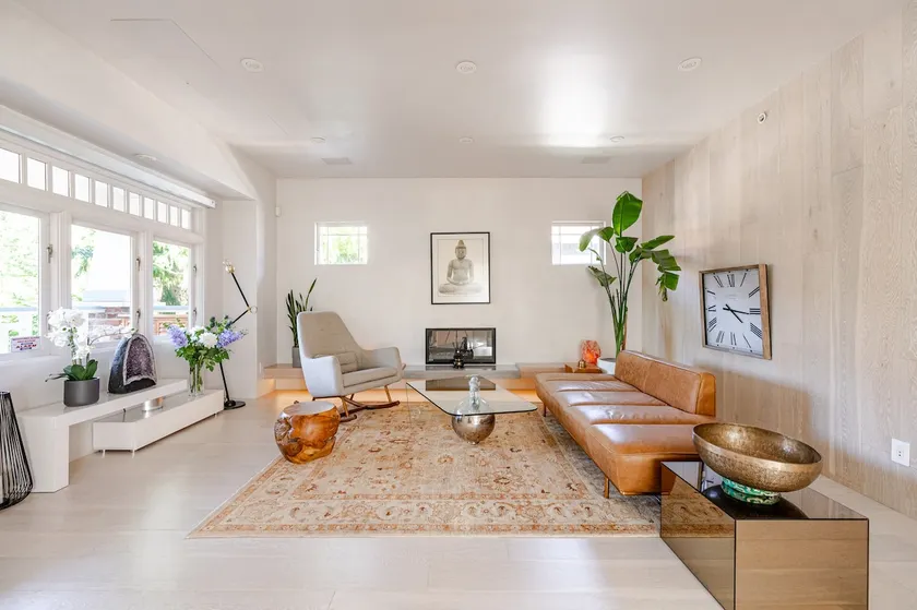 Executive Modern Getaway - Minutes to Downtown! - Image 1
