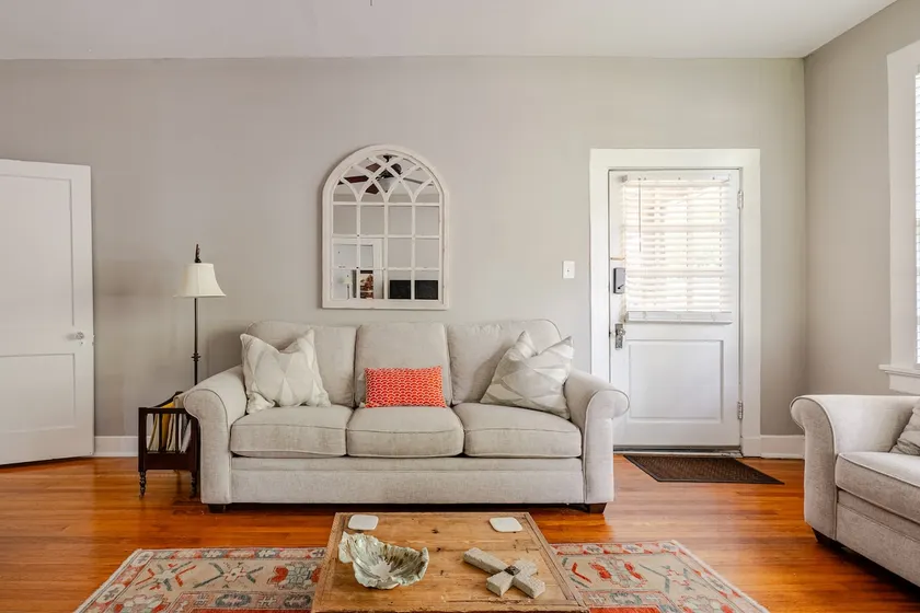 *Massey Manor-Classy,Cozy,Convenient to Everything - Image 1